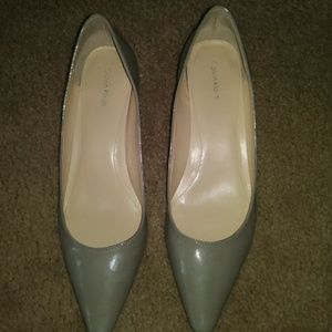 Calvin Klein kitten heel size 9.5 tan pumps